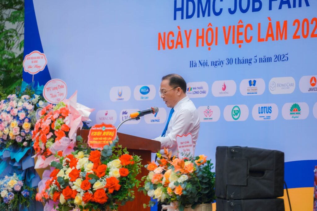 3.Home-Care-hop-cung-truong-cao-dang-y-te-ha-dong-tai-ngay-hoi-viec-lam-2025 (9)
